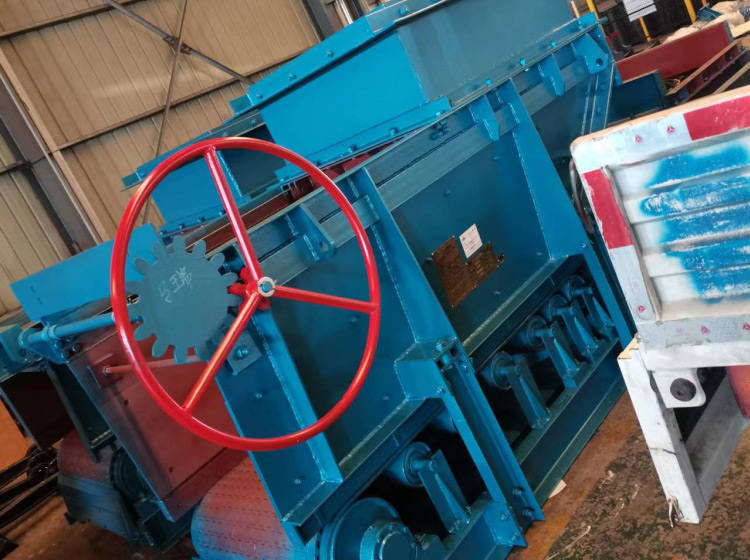 山东东达机电生产的甲带给煤机发往河南新乡