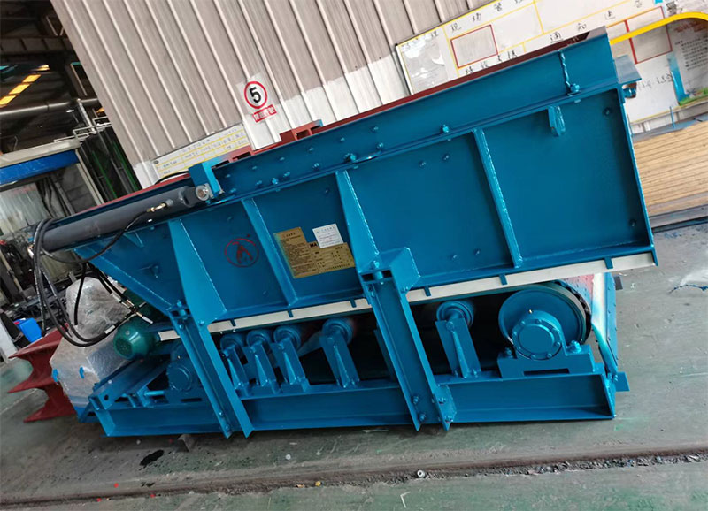 山东东达机电自主研发生产的带式给煤机发往山西吕梁