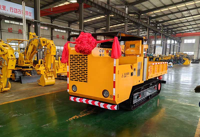 山东东达机电首台防爆柴油机履带运输车荣耀启程！开启矿用运输新篇章